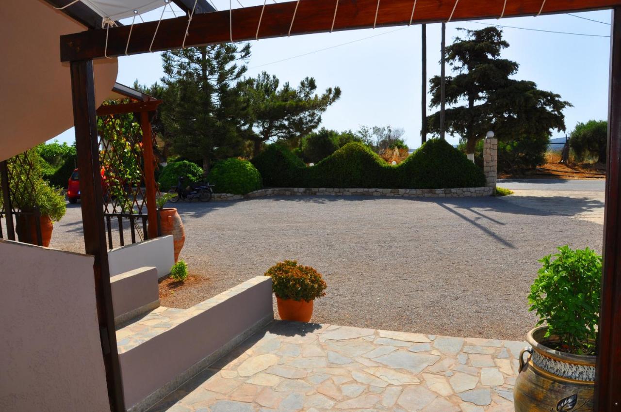 Lagos Studios & Apartments Palekastro Exterior photo